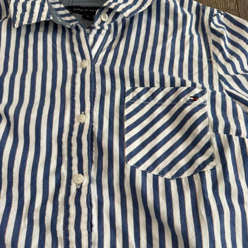 Tommy Hilfiger blue and white striped button-up shirt Size M - Picture 2 of 5